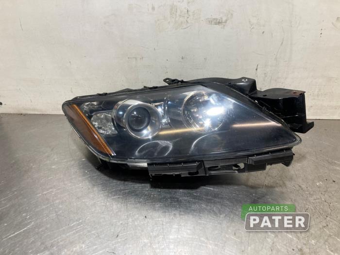 Używane Reflektor prawy Mazda CX-7 2.2 MZR-CD 16V Cena € 262,50 Procedura marży oferowane przez Autoparts Pater