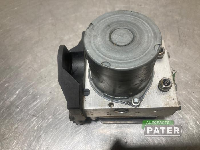 Używane Pompa ABS Volkswagen Polo VI (AW1) 1.0 TSI 12V Cena € 36,75 Procedura marży oferowane przez Autoparts Pater