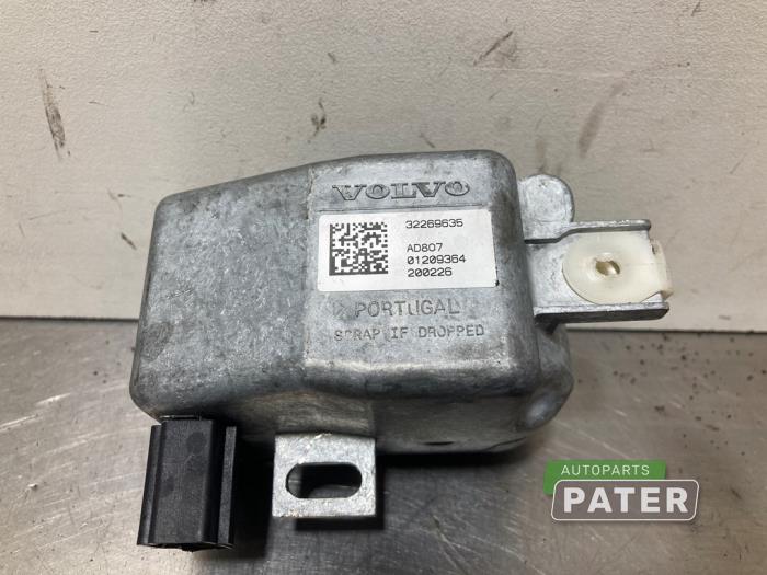 Begagnade Styrboxlås Volvo V60 II (ZW) 2.0 T6 16V Twin Engine Pris € 78,75 Marginaltabell erbjuds av Autoparts Pater