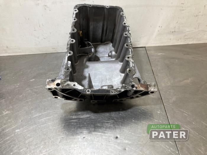 Usagé Couvercle carter Volkswagen Crafter 2.0 TDI 16V Prix € 127,05 Prix TTC proposé par Autoparts Pater