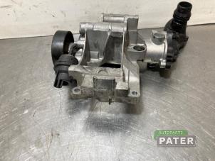 Usados Soporte a la dinamo inferior BMW 5 serie Touring (G31) 523d 2.0 TwinPower Turbo 16V Precio € 63,00 Norma de margen ofrecido por Autoparts Pater