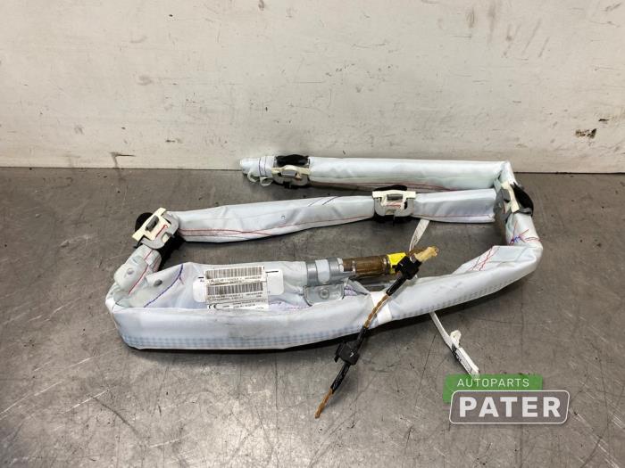 Używane Kurtyna prawa Peugeot 208 I (CA/CC/CK/CL) 1.2 Vti 12V PureTech 82 Cena € 52,50 Procedura marży oferowane przez Autoparts Pater