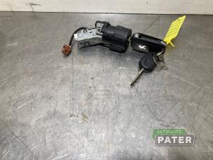 Begagnade Tändningslås + nyckel Peugeot 208 I (CA/CC/CK/CL) 1.2 Vti 12V PureTech 82 Pris € 31,50 Marginaltabell erbjuds av Autoparts Pater