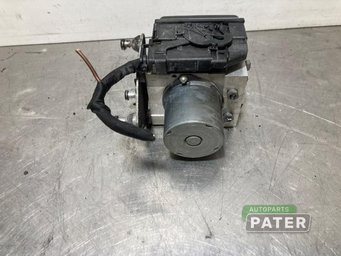 Begagnade ABS-pump Mercedes Sprinter 3,5t (906.13/906.23) 311 CDI 16V Pris € 95,29 Inklusive moms erbjuds av Autoparts Pater