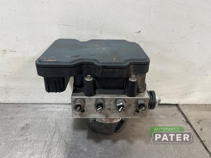 Begagnade ABS-pump Peugeot 5008 II (M4/MC/MJ/MR) 1.2 12V e-THP PureTech 130 Pris € 105,00 Marginaltabell erbjuds av Autoparts Pater