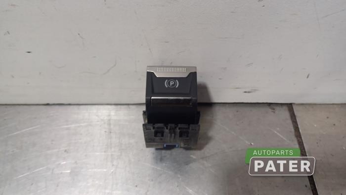 Używane Przelacznik hamulca postojowego Peugeot 5008 II (M4/MC/MJ/MR) 1.2 12V e-THP PureTech 130 Cena € 21,00 Procedura marży oferowane przez Autoparts Pater