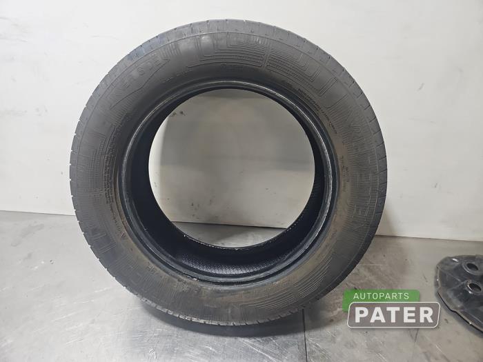 Usagé Pneu Hyundai i10 (F5) 1.1i 12V Prix € 21,00 Règlement à la marge proposé par Autoparts Pater