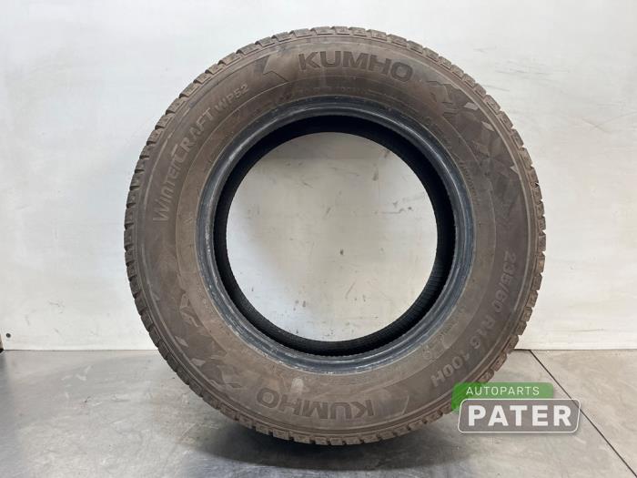 Używane Opona zimowa Kia Sportage (SL) 2.0 CVVT 16V 4x2 Cena € 26,25 Procedura marży oferowane przez Autoparts Pater