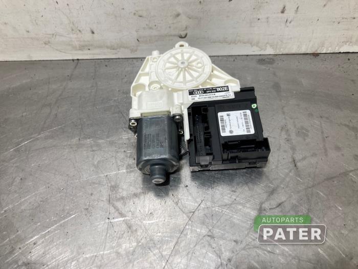 Usados Motor de ventanilla de puerta Audi A3 Sportback (8PA) 1.6 FSI 16V Precio € 26,25 Norma de margen ofrecido por Autoparts Pater