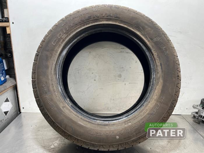 Używane Opona Cena € 36,75 Procedura marży oferowane przez Autoparts Pater