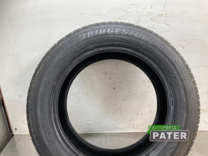 Używane Opona Cena € 21,00 Procedura marży oferowane przez Autoparts Pater