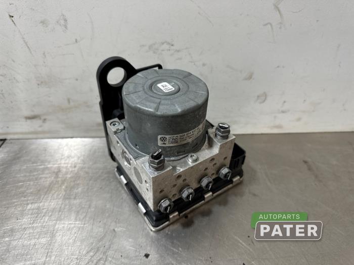 Usagé Bloc ABS Audi A3 Limousine (8VS/8VM) 2.0 35 TDI 16V Prix € 105,00 Règlement à la marge proposé par Autoparts Pater