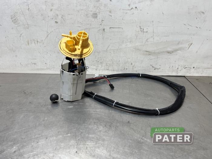 Usagé Pompe essence Volvo V70 (SW) 2.3 T5 20V Prix € 210,00 Règlement à la marge proposé par Autoparts Pater