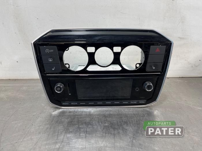 Używane Radio Volkswagen Up! (121) 1.0 12V 75 Cena € 199,50 Procedura marży oferowane przez Autoparts Pater