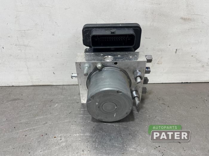 Usagé Pompe ABS Tesla Model Y (5YJY) RWD Prix € 99,75 Règlement à la marge proposé par Autoparts Pater