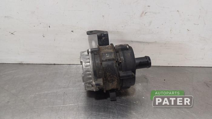 Begagnade Extra vattenpump Volkswagen Golf VII (AUA) 1.4 GTE 16V Pris € 15,75 Marginaltabell erbjuds av Autoparts Pater