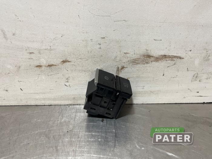 Gebrauchte Handbremse Schalter Volkswagen Golf VIII (CD1) 1.5 eTSI 16V Preis € 26,25 Margenregelung angeboten von Autoparts Pater