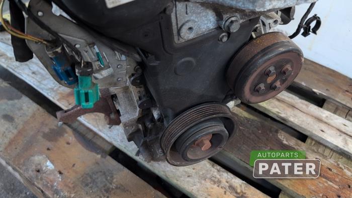 Motor van een Ford Focus 3 Wagon 1.6 Ti-VCT 16V 125 2012