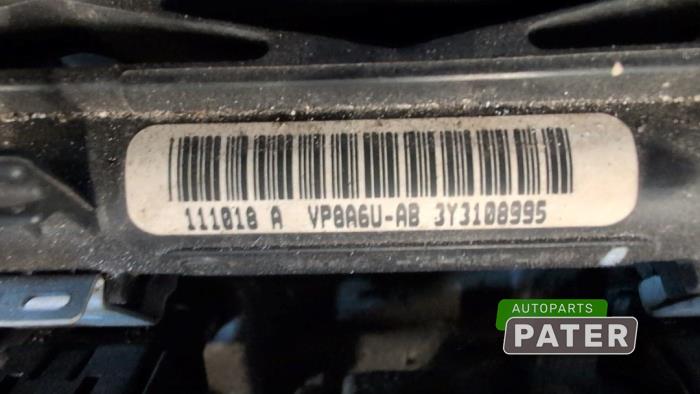 Motor van een Ford Focus 3 Wagon 1.6 Ti-VCT 16V 125 2012