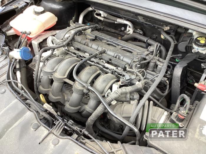 Motor van een Ford Focus 3 Wagon 1.6 Ti-VCT 16V 125 2012