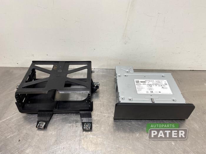 Usagé Module navigation Audi A4 Avant (B9) 2.0 35 TFSI Mild Hybrid 16V Prix € 525,00 Règlement à la marge proposé par Autoparts Pater