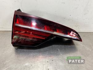 Begagnade Baklykta, vänster Audi A4 Avant (B9) 2.0 35 TFSI Mild Hybrid 16V Pris € 131,25 Marginaltabell erbjuds av Autoparts Pater