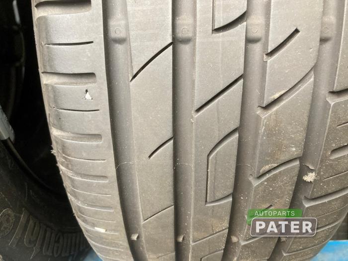 Begagnade Däck Renault Modus/Grand Modus (JP) 1.4 16V Pris € 26,25 Marginaltabell erbjuds av Autoparts Pater