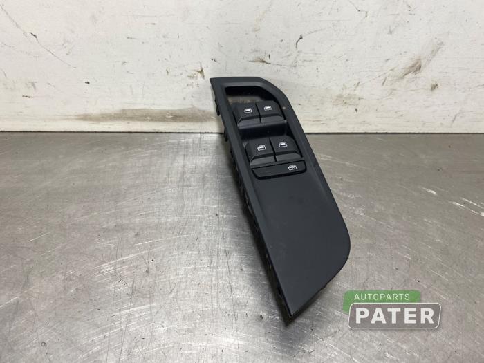 Używane Przelacznik combi okienny MG MG4 Electric Comfort, Luxury 64 kWh Cena € 42,00 Procedura marży oferowane przez Autoparts Pater
