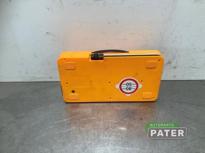 Begagnade Däckpump Peugeot 2008 (CU) 1.2 Vti 12V PureTech 82 Pris € 42,00 Marginaltabell erbjuds av Autoparts Pater