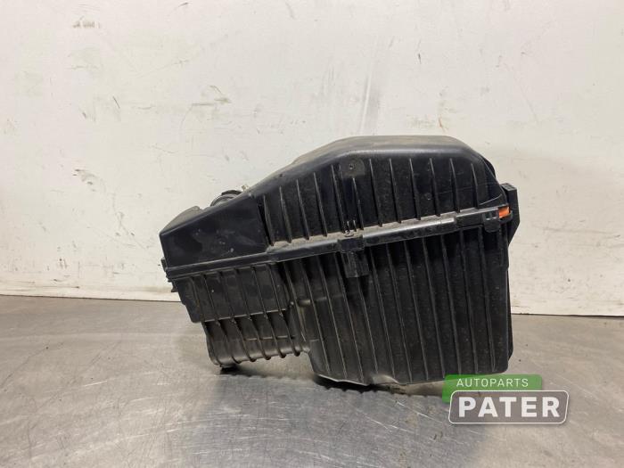 Begagnade Luftfilterhus Peugeot 208 II (UB/UH/UP) 1.2 Vti 12V PureTech 75 Pris € 31,50 Marginaltabell erbjuds av Autoparts Pater