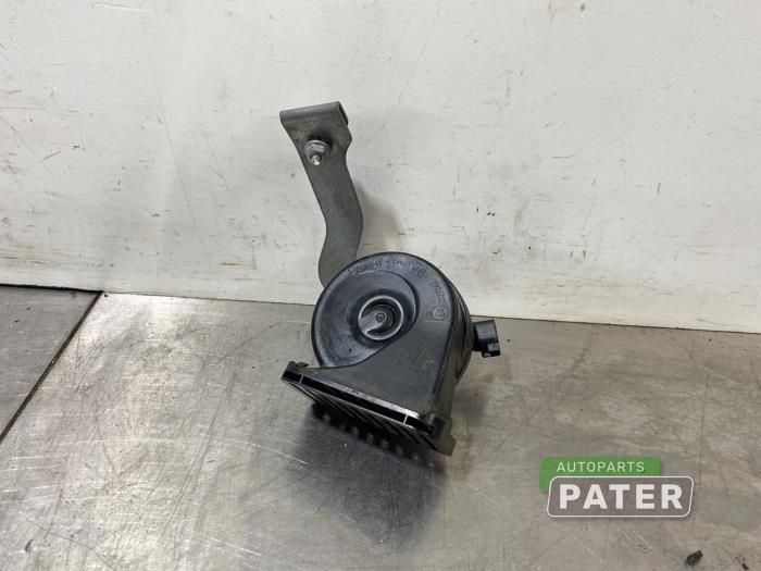 Używane Klakson Ford Focus 4 1.0 Ti-VCT EcoBoost 12V 125 Cena € 10,50 Procedura marży oferowane przez Autoparts Pater