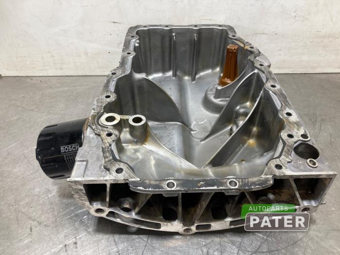 Usagé Couvercle carter Skoda Kodiaq 1.5 TSI 150 ACT 16V Prix € 131,25 Règlement à la marge proposé par Autoparts Pater