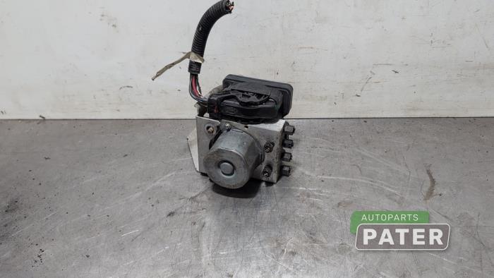Używane Pompa ABS Tesla Model X 75D Cena € 78,75 Procedura marży oferowane przez Autoparts Pater