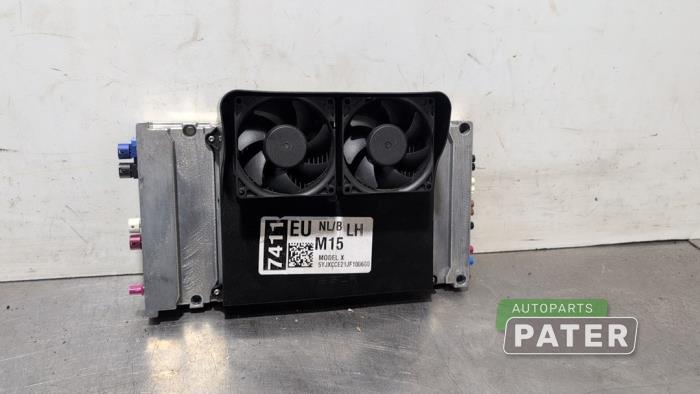 Używane Sterownik tempomatu Tesla Model X 75D Cena € 157,50 Procedura marży oferowane przez Autoparts Pater