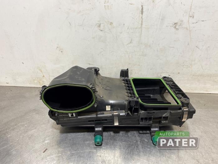 Begagnade Luftfilterhus Mercedes E Estate (S213) E-300de 2.0 Turbo 16V Pris € 52,50 Marginaltabell erbjuds av Autoparts Pater