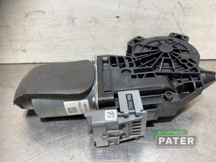 Usados Motor de ventanilla de puerta Tesla Model X 75D Precio € 31,50 Norma de margen ofrecido por Autoparts Pater