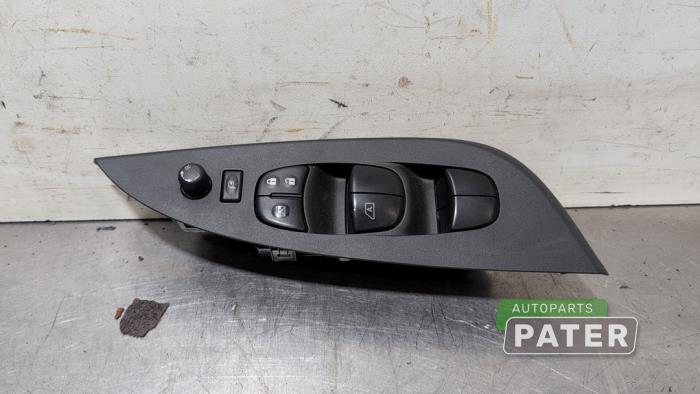 Usados Interruptor combinado de ventanillas Nissan Pulsar (C13) 1.2 DIG-T 16V Precio € 21,00 Norma de margen ofrecido por Autoparts Pater