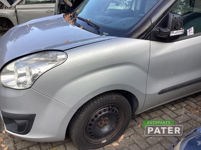 Używane Ekran lewy przód Opel Combo 1.3 CDTI 16V Cena € 190,58 Z VAT oferowane przez Autoparts Pater