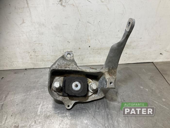 Used Engine mount Mercedes eVito Tourer (447.7) 41 kWh Price € 31,76 Inclusive VAT offered by Autoparts Pater