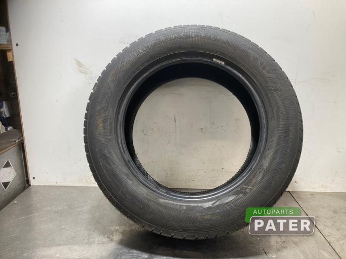 Używane Opona Volvo XC60 I (DZ) 2.4 D5 20V 220 AWD Autom. Cena € 36,75 Procedura marży oferowane przez Autoparts Pater