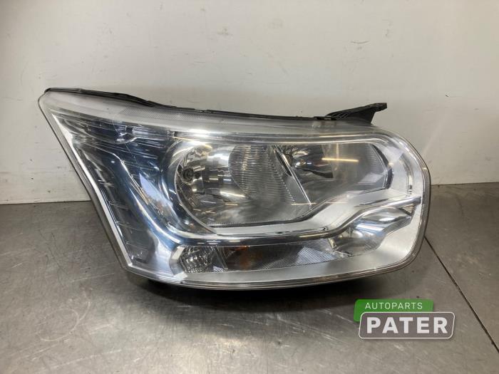 Używane Reflektor prawy Ford Transit 2.2 TDCi 16V Cena € 235,04 Z VAT oferowane przez Autoparts Pater