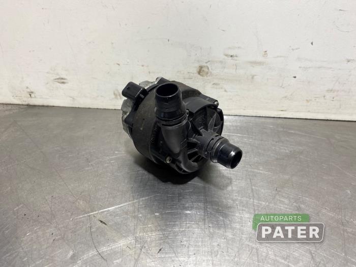 Begagnade Extra vattenpump Citroen Jumpy ë-Jumpy Pris € 44,47 Inklusive moms erbjuds av Autoparts Pater