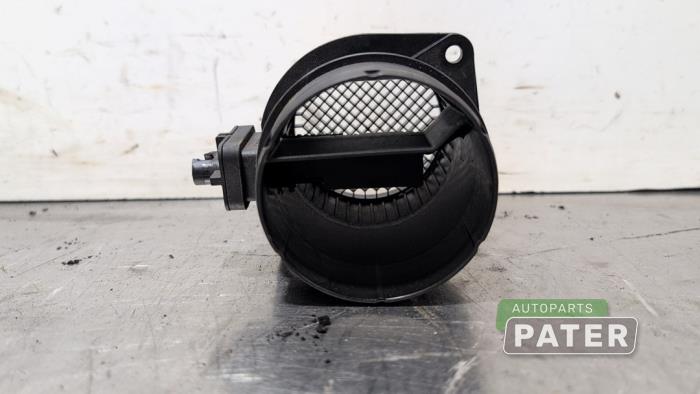 Luftmassenmesser van een Volkswagen Transporter T5 2.0 TDI BlueMotion 2014