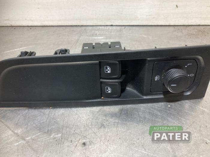 Usados Interruptor combinado de ventanillas Skoda Scala 1.0 TSI 115 Precio € 21,00 Norma de margen ofrecido por Autoparts Pater