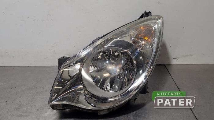 Używane Reflektor lewy Opel Agila (B) 1.0 12V Cena € 157,50 Procedura marży oferowane przez Autoparts Pater