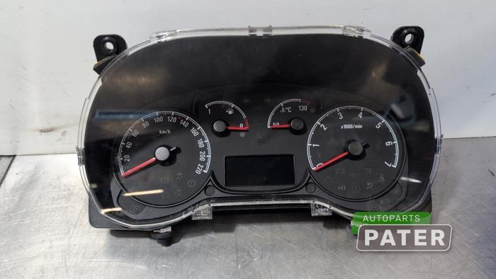 Begagnade Instrumentpanel Opel Combo 1.3 CDTI 16V Pris € 95,29 Inklusive moms erbjuds av Autoparts Pater