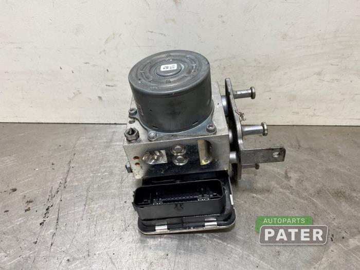 Usagé Bloc ABS Mercedes C Estate (S205) C-350 e 2.0 16V Prix € 131,25 Règlement à la marge proposé par Autoparts Pater