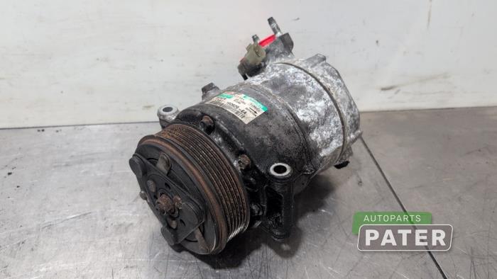 Usagé Compresseur de clim Ford Focus 3 Wagon 1.6 TDCi ECOnetic Prix € 157,50 Règlement à la marge proposé par Autoparts Pater