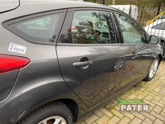 Begagnade Bakdörr, 4-dörrars, höger Ford Focus 3 1.0 Ti-VCT EcoBoost 12V 100 Pris € 183,75 Marginaltabell erbjuds av Autoparts Pater