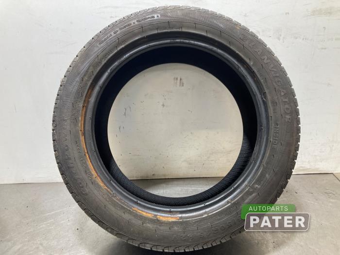 Używane Opona Peugeot 207/207+ (WA/WC/WM) 1.4 16V Cena € 21,00 Procedura marży oferowane przez Autoparts Pater